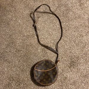 vintage Louis Vuitton round monogram crossbody bag